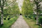 Hede kyrka med omgivande kyrkogård, vy mot gravkapellet på kyrkogården. 

Martin Lagergren & Emelie Petersson, bebyggelseantikvarier vid Jämtlands läns museum.
Inventerade kyrkor i Härnösand stift mellan 2004-2005. De var även fotografer till bilderna. 