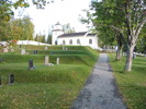 Vallbo kapell med omgivande kyrkogård, vy från söder.
