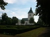 Vinnerstads kyrka och f d kantorsbostaden från norr.