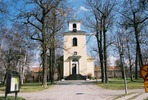 Gamla kyrkan med omgivande kyrkogård/kyrkotomt, vy från väster.

Bilderna är tagna av Christina Persson & Isa Lindkvist, bebyggelseantikvarier vid Jämtlands läns museum, i samband med inventeringen, 2005-2006.