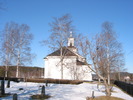 Bjärtrå kyrka med omgivande kyrkogård, vy från öster. 