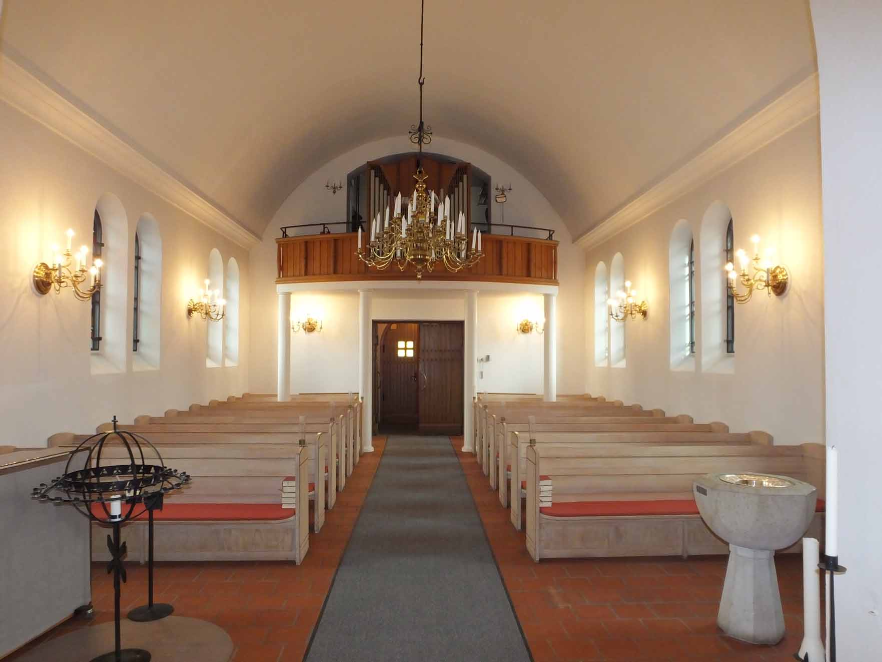 Tomelilla kyrka, kyrkorummet mot orgelläktaren