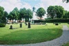 Kyrkogården vid Fuxerna kyrka sedd från SV.