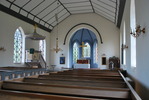 Källna kyrka, kyrkorummet mot koret