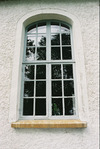 Böstigs kyrka exteriör fönster. Negnr 01/270:33