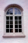 Sörby kyrka exteriör fönster. Negnr 01/281:10