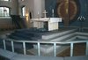 Koret med altarring och altare. Predikstolen undanställd norr om koret.