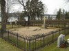 Kyrkogården s om kyrkan, fam Geijers gravvård.