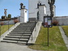 Särslövs kyrkogård, trappa och ingång från väster.