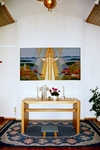 Marierokyrkans altare och altarvävnad är från 1986.