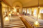 Utblick över kyrkorummet med koret i väster