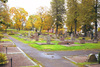 Parti av mellersta delen av kyrkogården, delar av 1930 och 1953 års utvidgningar. Foto från öster. 