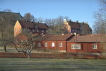 Paulinska huset till vänster och kvarteret Domherren. Biskopsgården till höger.