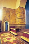 Koret i Tranemo kyrka med kormålningar och portal till den gamla sakristian, från SÖ.



