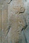 Porträttgravsten på Siene kyrka, detalj. Neg.nr. B961:060:07. JPG. 