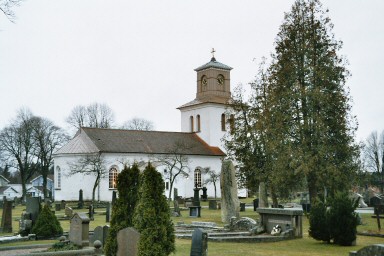 Kullings-Skövde kyrka och kyrkogård. Neg.nr. B961_047:22. JPG.  