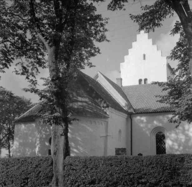 Skurups kyrka från nordöst