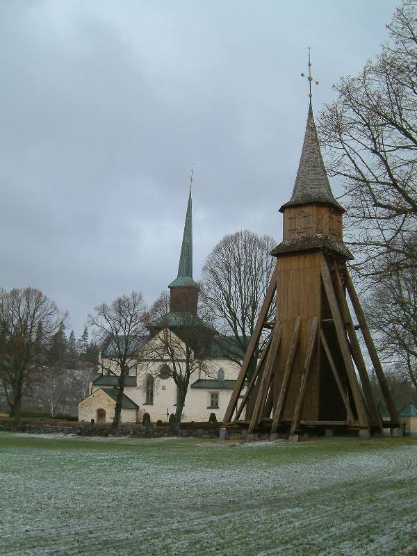 Skällviks kyrka från söder.