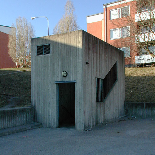 SAK07096 Sthlm, Tensta-Hjulsta, Edinge 2, Edingekroken 4-19 (jmn Nr), från S

Trapphusbyggnad till parkeringshus.










