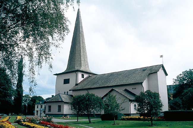 Adventskyrkan i Hallsberg från nordväst