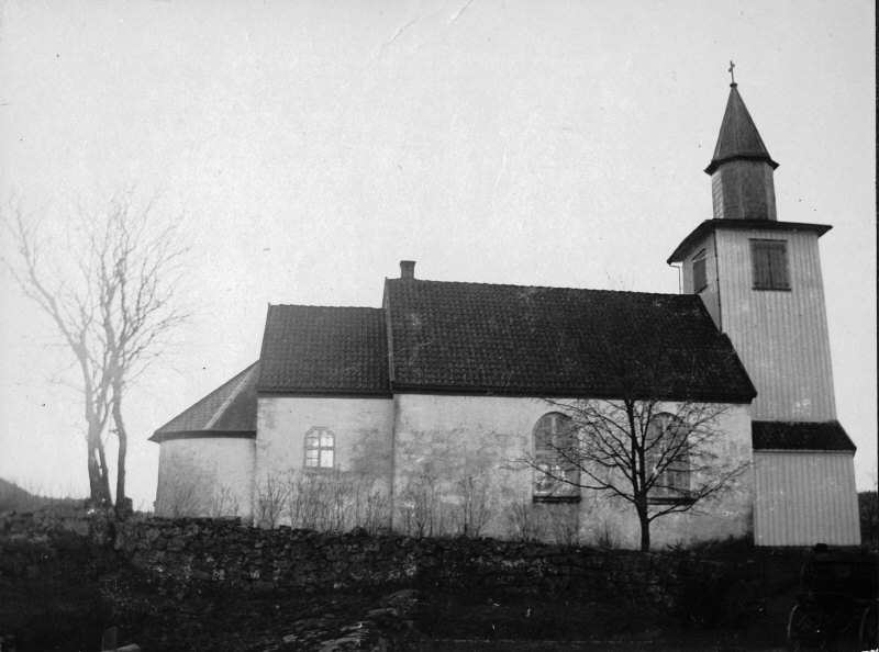 Bärfendals kyrka från norr.