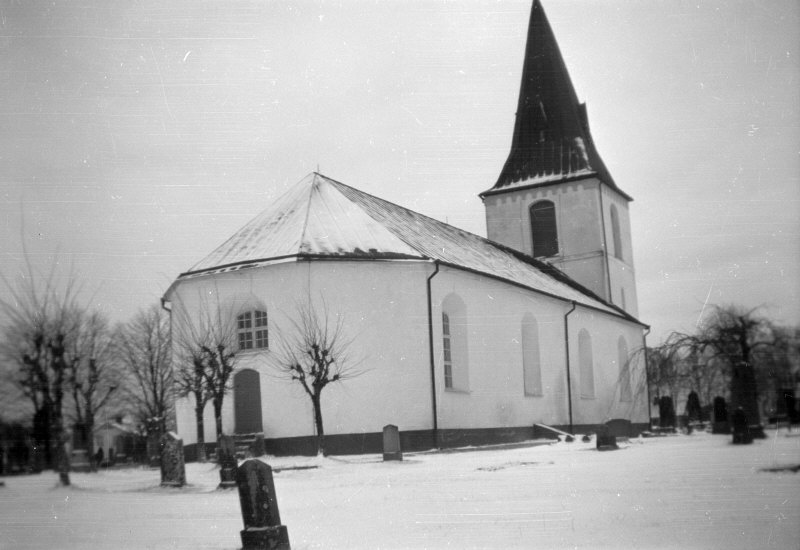 Asige kyrka från nordöst