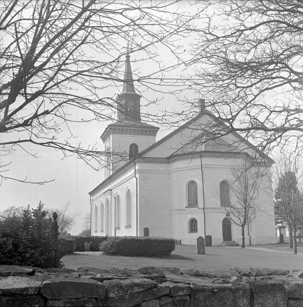 Stafsinge kyrka från sydöst