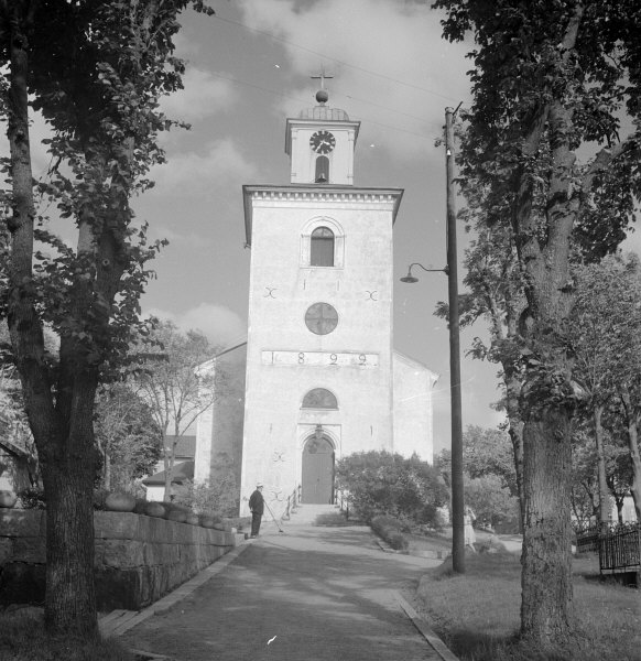 Strömstads kyrka från väst.
