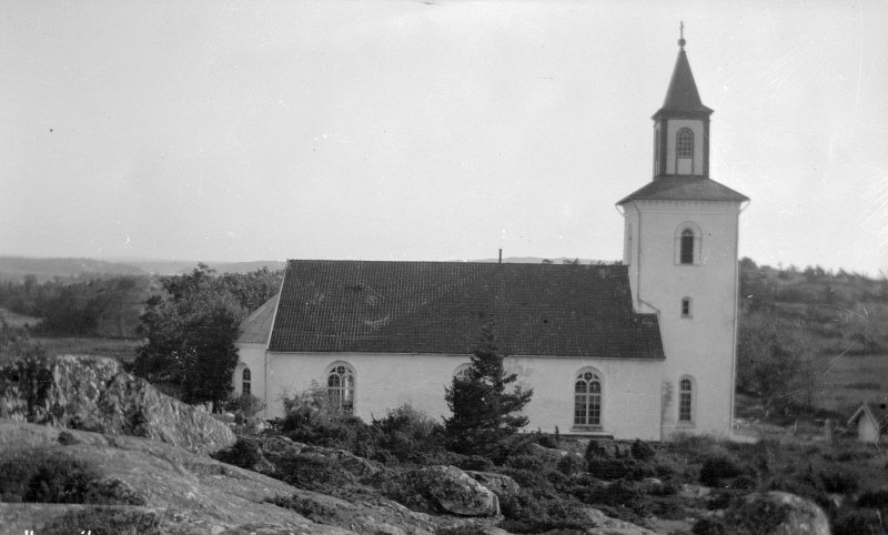 Tjärnö kyrka från norr.