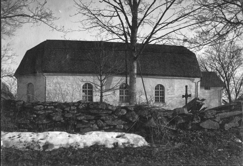 Ånimskogs kyrka från norr.