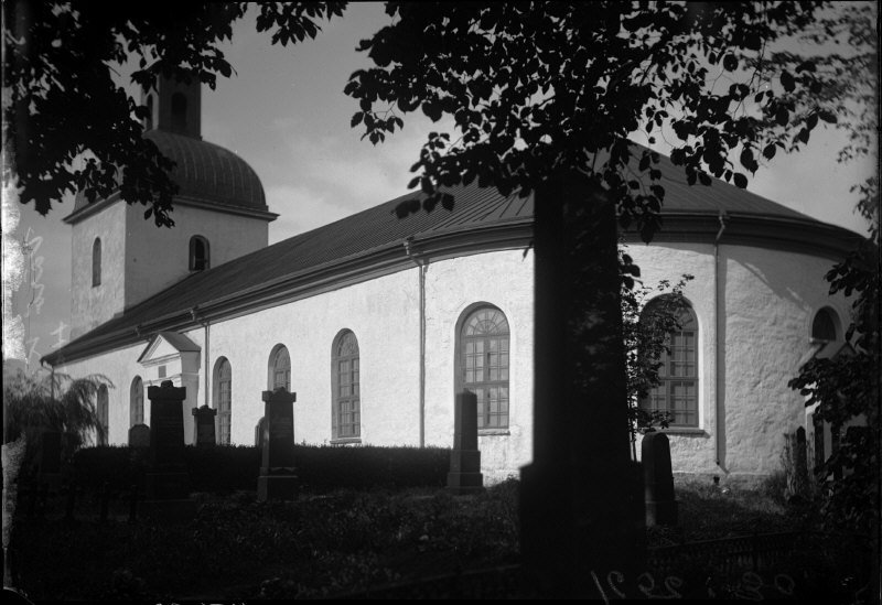 Värö kyrka från sydöst.