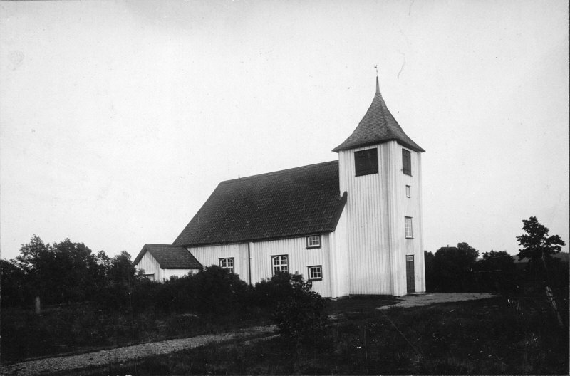 Råggärds kyrka från norr.