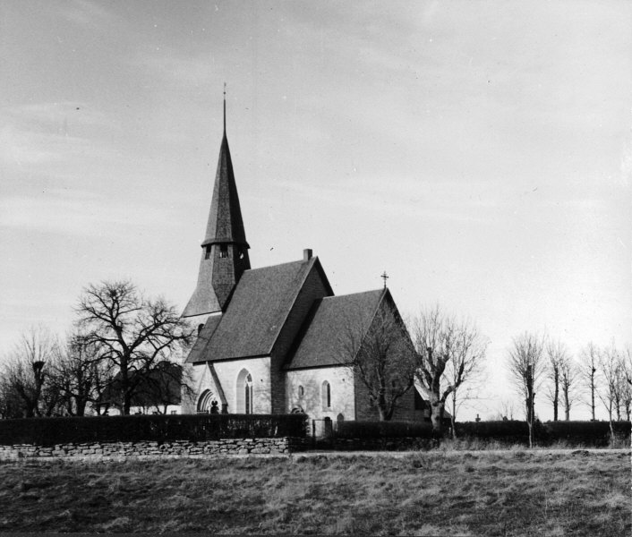 Ardre kyrka från sydöst.