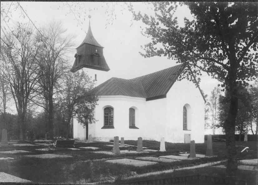 Kjula kyrka från sydöst