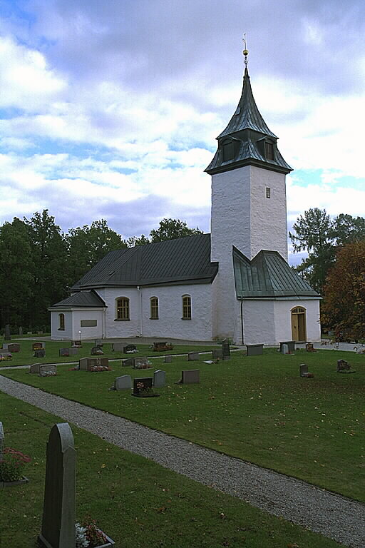 Sundby kyrka från nordväst