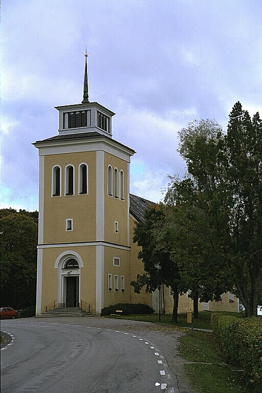 Ärla kyrka från sydväst