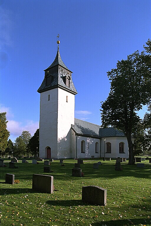 Kjula kyrka från sydväst