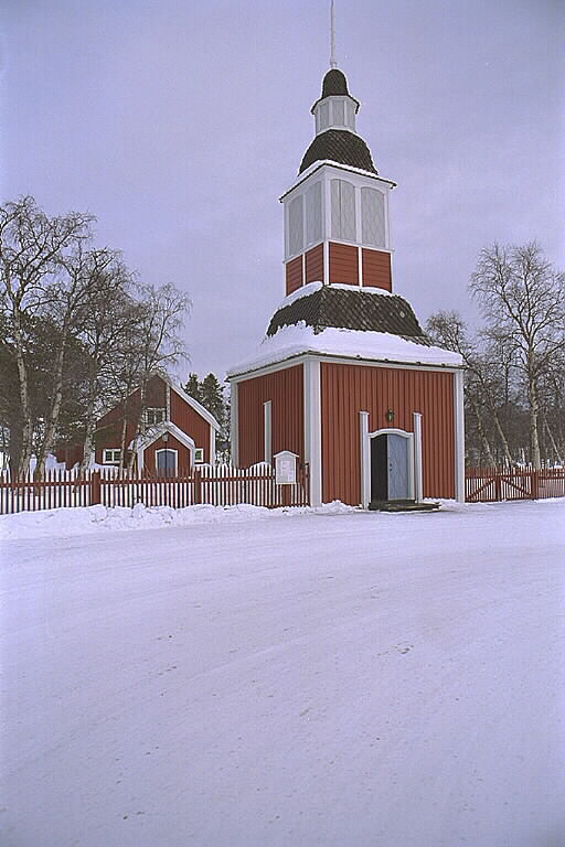 Jukkasjärvi kyrka och klockstapel