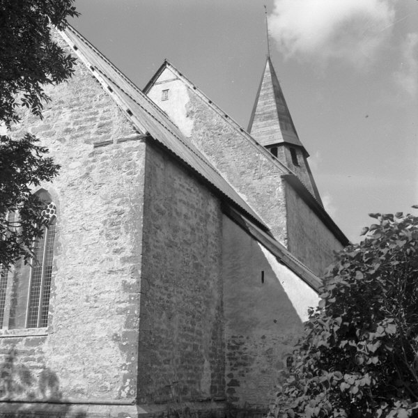 Gammelgarns kyrka från nordöst