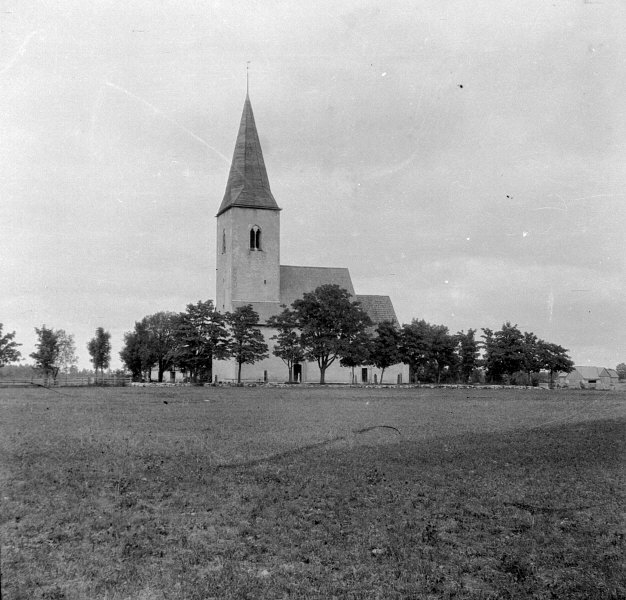 Hejdeby kyrka från söder