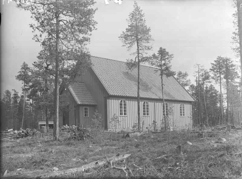 Åskilje kyrka från sydväst