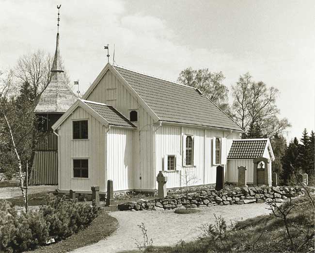 Brämhults kyrka från sydväst