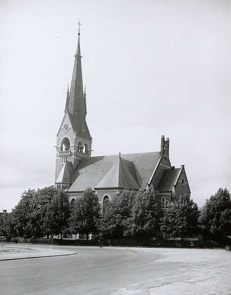 Gustav Adolfs kyrka med omgivning från sydöst
