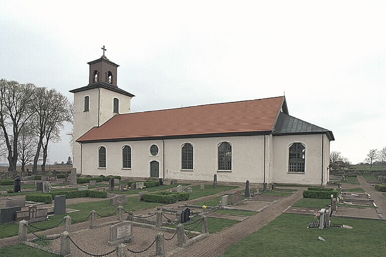Broddetorps kyrka från sydöst