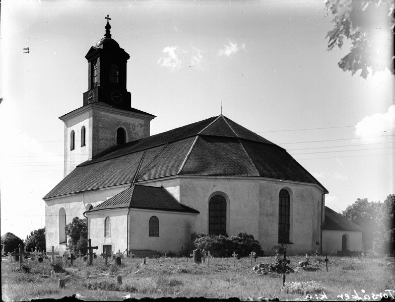 Torsåkers kyrka från sydöst