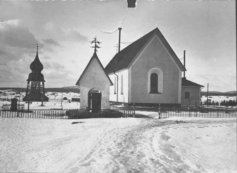 Högs kyrka från öster.