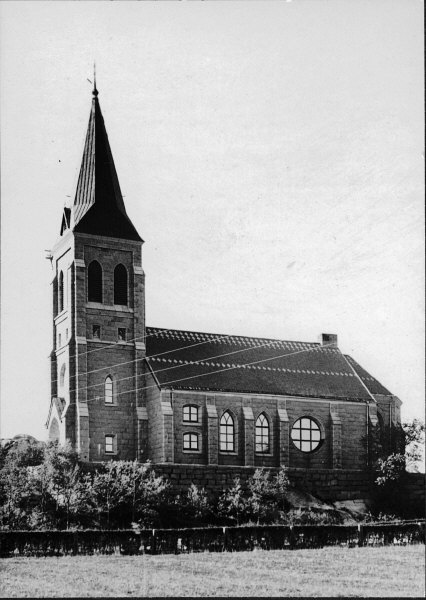 Svenneby kyrka från sydväst