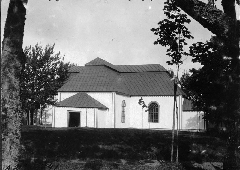 Säfsnäs kyrka (Gustavi kyrka) från väster.