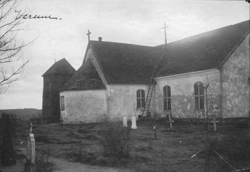 Verums kyrka mot norr