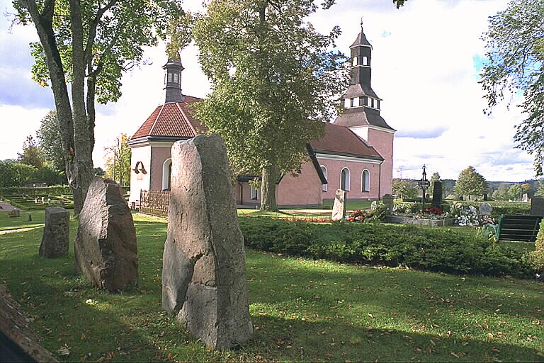 Ekeby kyrka från nordöst